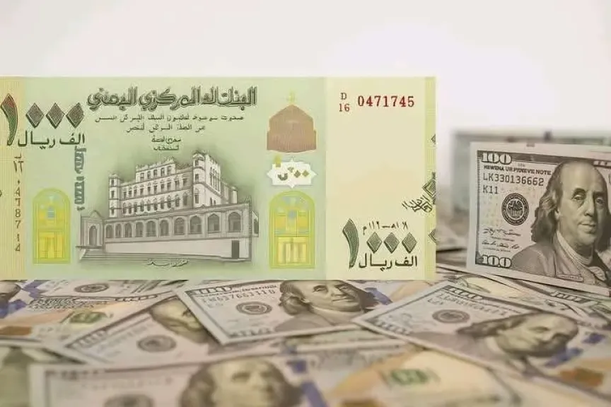 مقرب من الانتقالي الجنوبي يحذر من موجة جديدة لانهيار الريال اليمني ويدعو إلى التصعيد المدروس